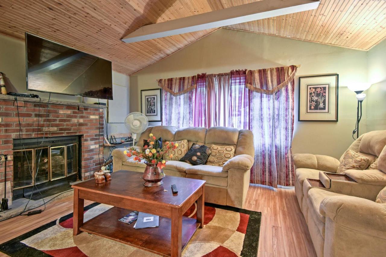 Cozy Arrowhead Lake Home With Sunroom And Pool Access! Pocono Lake Экстерьер фото